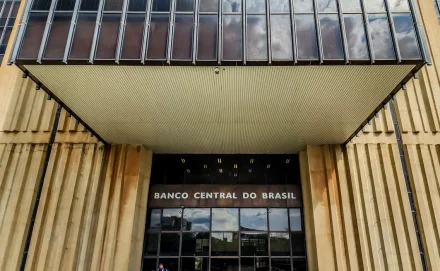 Mercado eleva previsão da inflação para 5,04% este ano